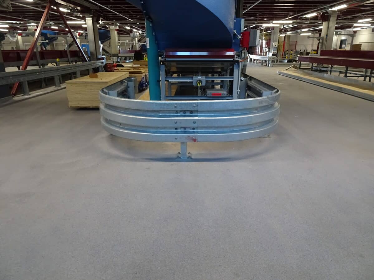 Truckværn og påkørselsværn i lagerbygning